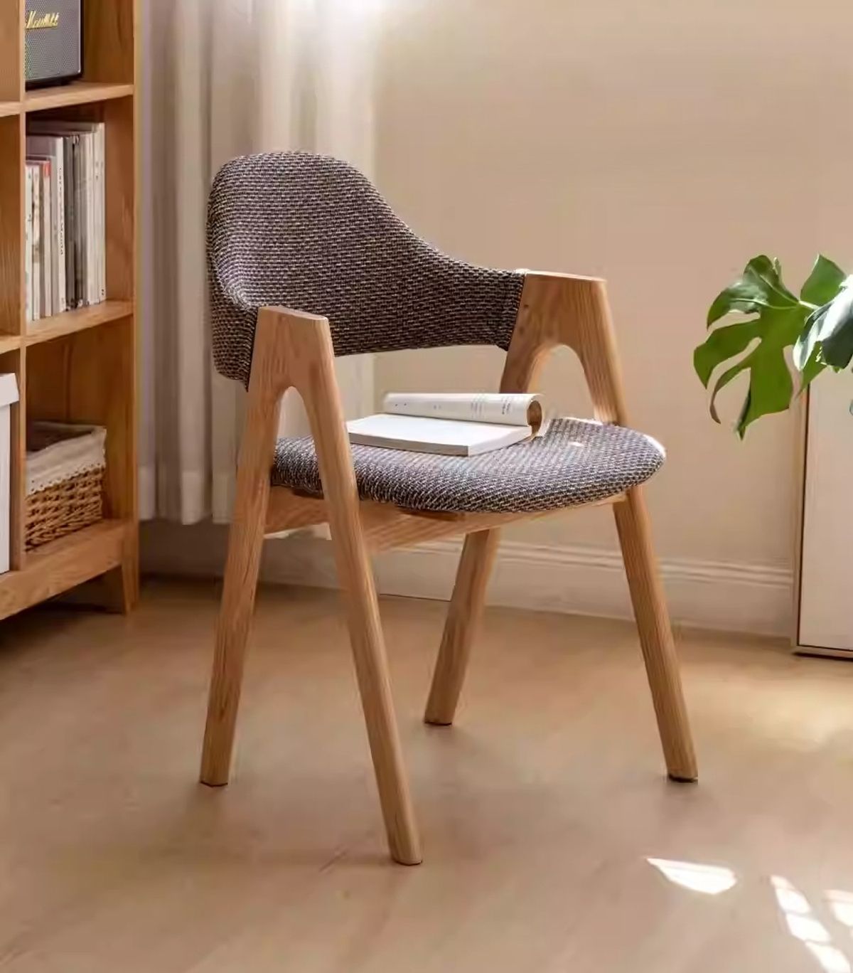 Solid wood dining chair